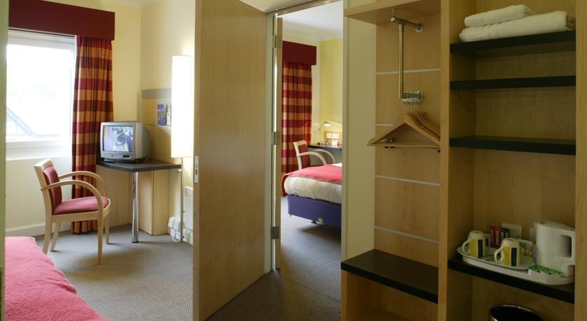 Holiday Inn Express, Chester Racecourse By Ihg Eksteriør billede
