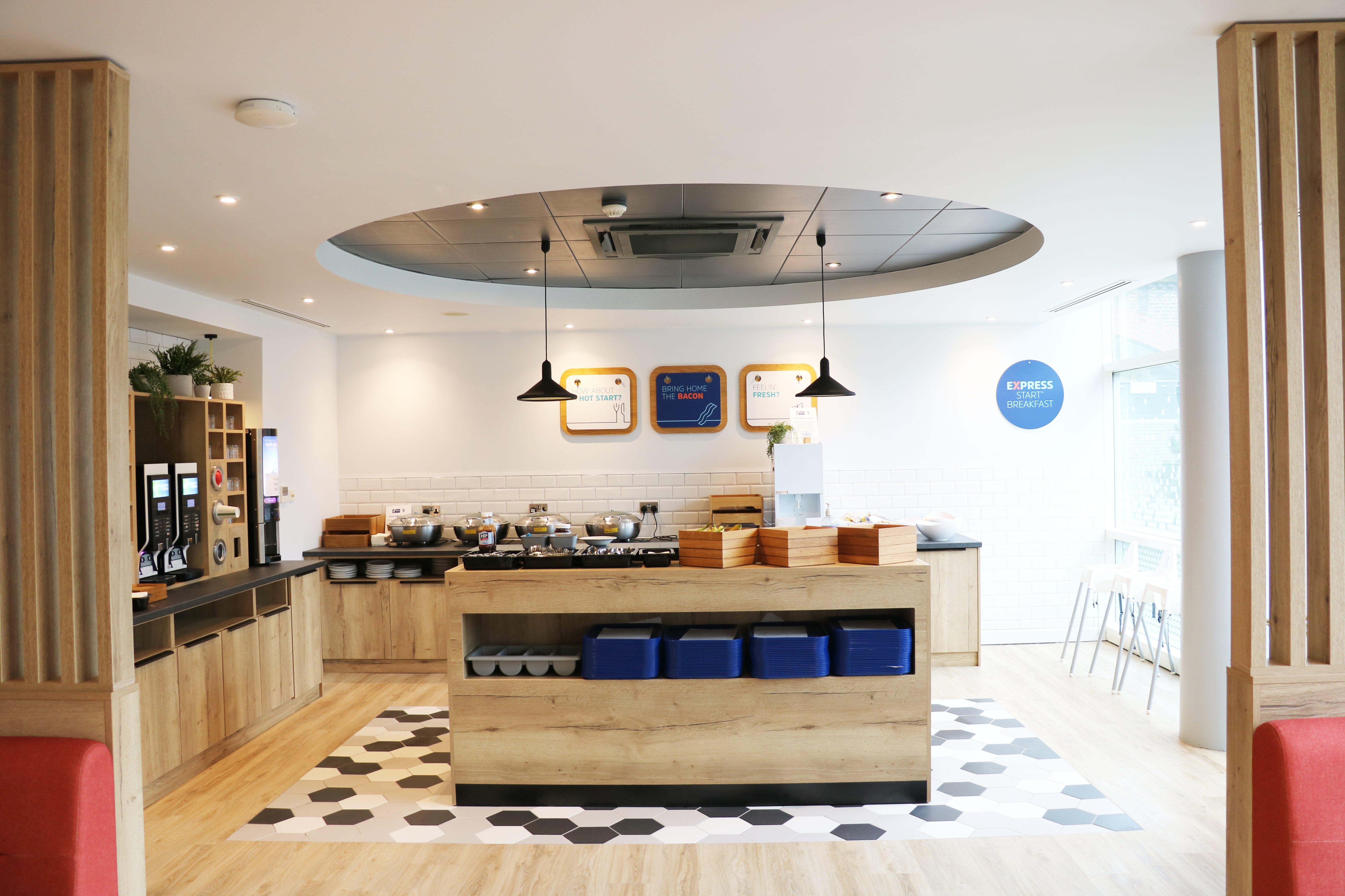 Holiday Inn Express, Chester Racecourse By Ihg Eksteriør billede