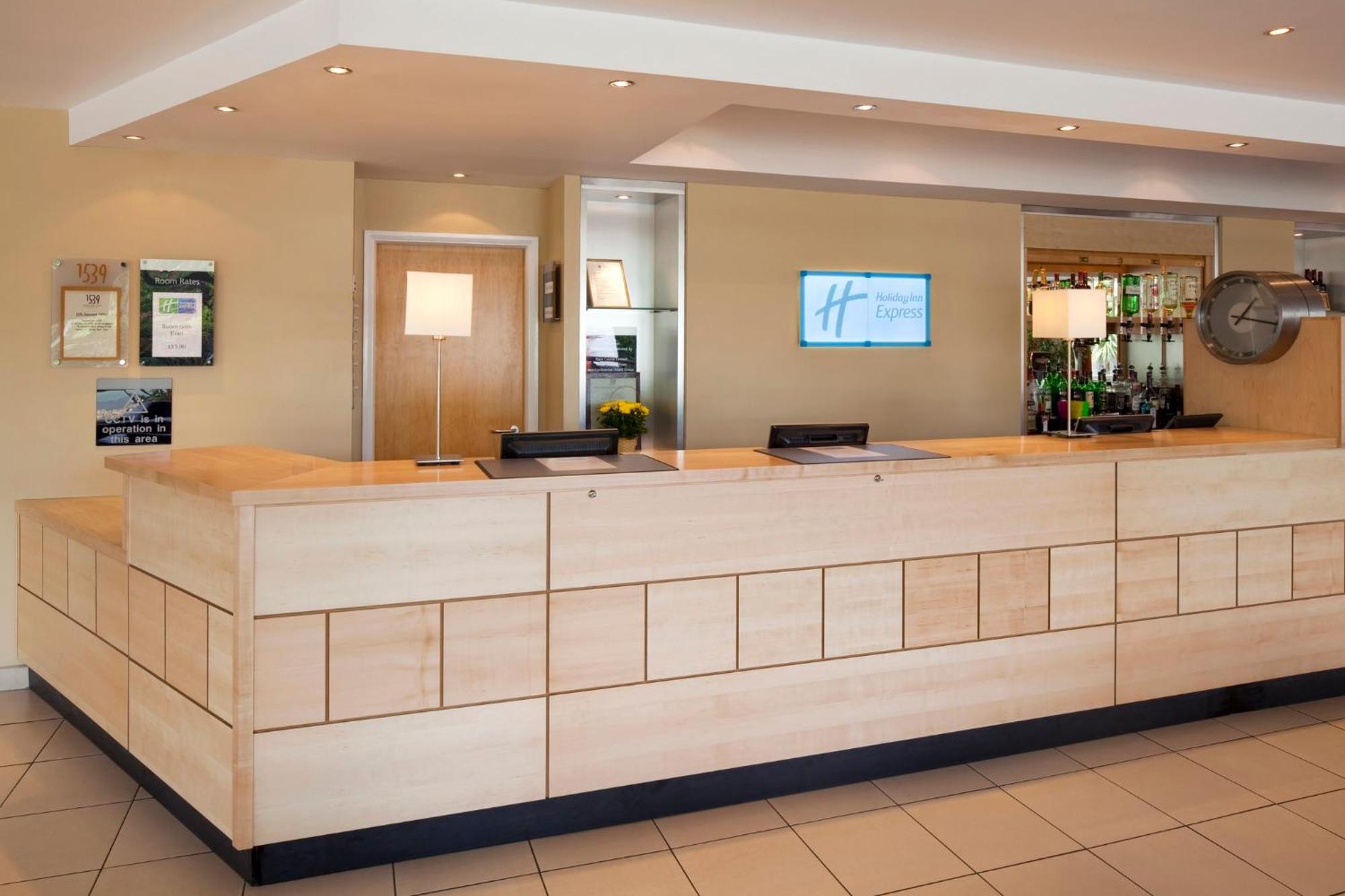 Holiday Inn Express, Chester Racecourse By Ihg Eksteriør billede